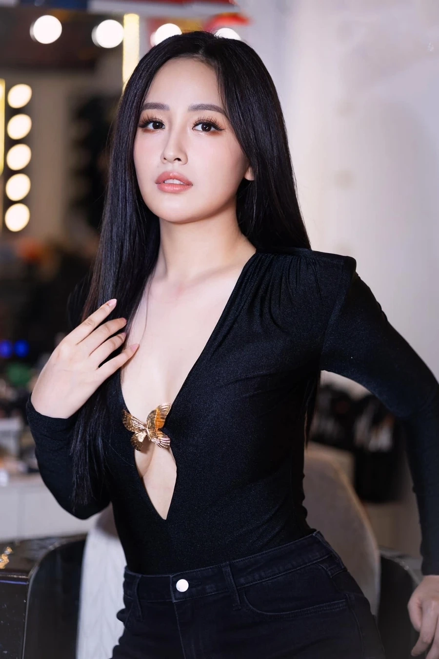 Vẻ đẹp Mai Phương Thúy sexy cuốn hút mọi ánh nhìn.