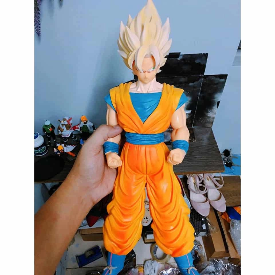 Mô hình black goku mang đến một phiên bản đối lập đầy mạnh mẽ và ấn tượng của Goku với phong cách đen tối.