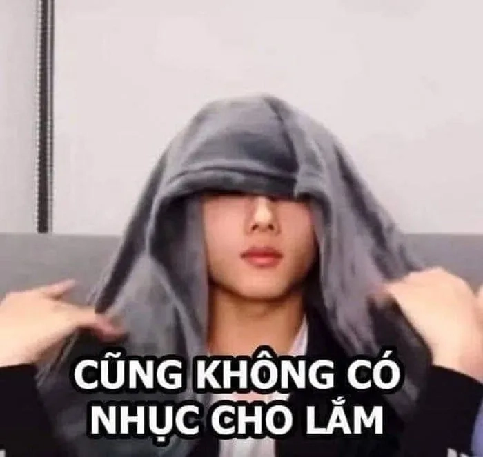 Cười thả ga với meme kéo quần, không thể bỏ qua.