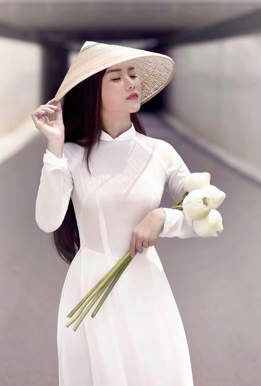 Gái xinh đeo kính cute tỏa sáng với phong cách dễ thương.