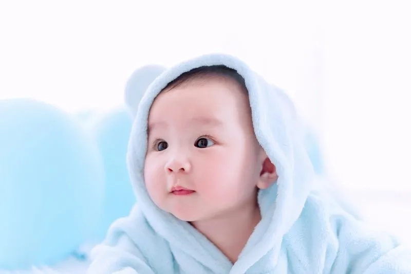 Meme cute em bé với những khoảnh khắc ngọt ngào và dễ thương của em bé.