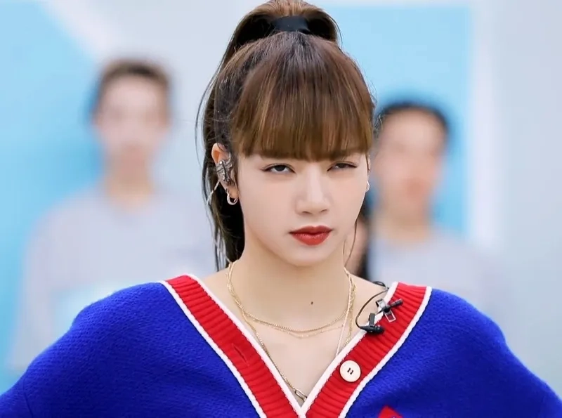 Lisa blackpink meme đáng yêu với biểu cảm đa dạng.