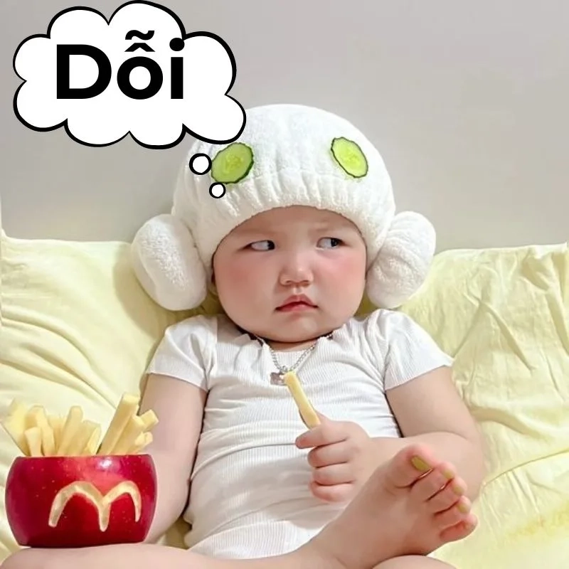 Meme mèo giận dỗi dễ thương không chịu được.