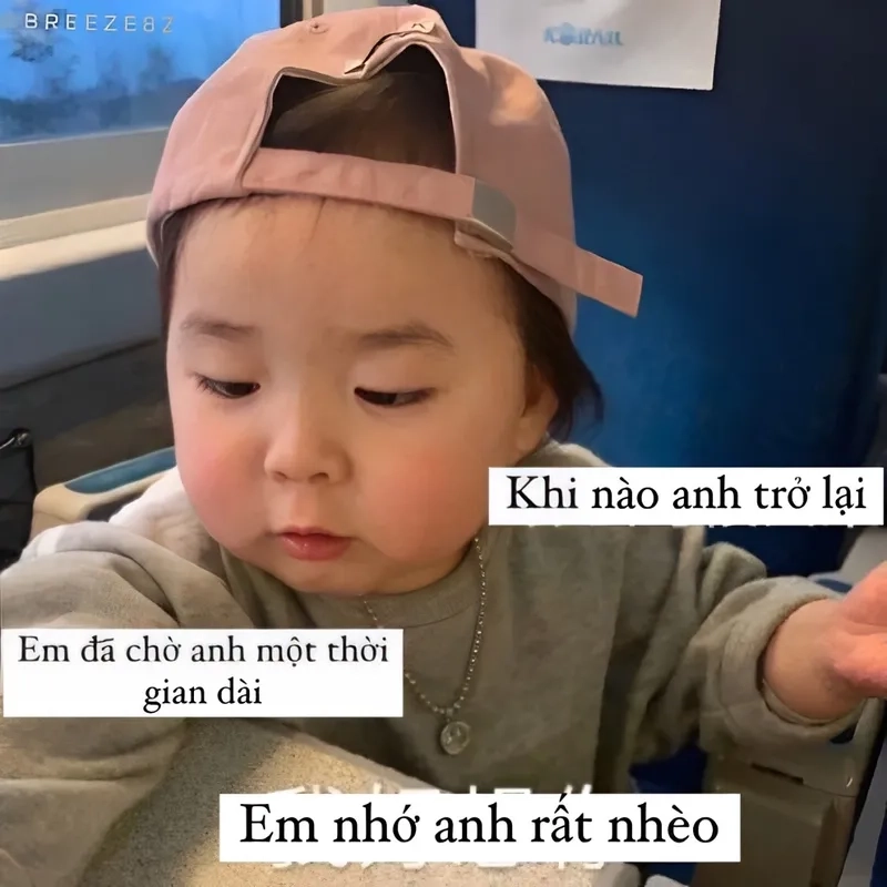 Crush meme nhớ người yêu thể hiện tình cảm lãng mạn với những biểu cảm dễ thương.