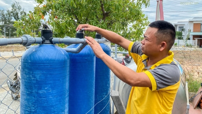 Trong các khu vực có nguồn nước nhiễm phèn, việc xử lý nước phèn tưới cây là điều cần thiết để tránh ảnh hưởng đến sự phát triển của cây trồng