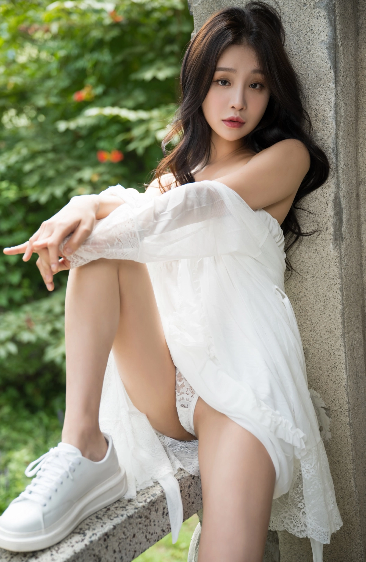 Leeseol hở hang kích thích nóng bỏng cực độ