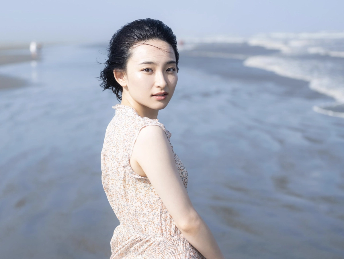 Yu Saotome quay lưng cong cháy nóng bỏng cuốn hút