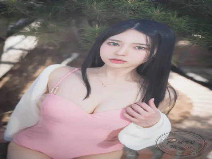 Alas cuốn hút nội y hồng phấn lộ đường cong hoàn mỹ