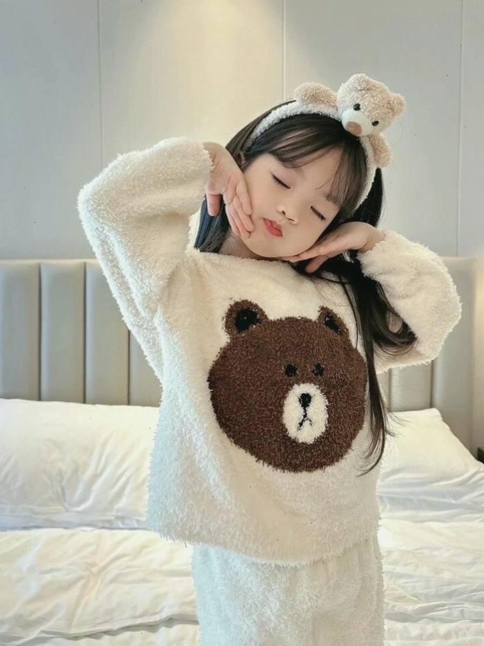 Ảnh bé gái xinh đáng yêu đời thường