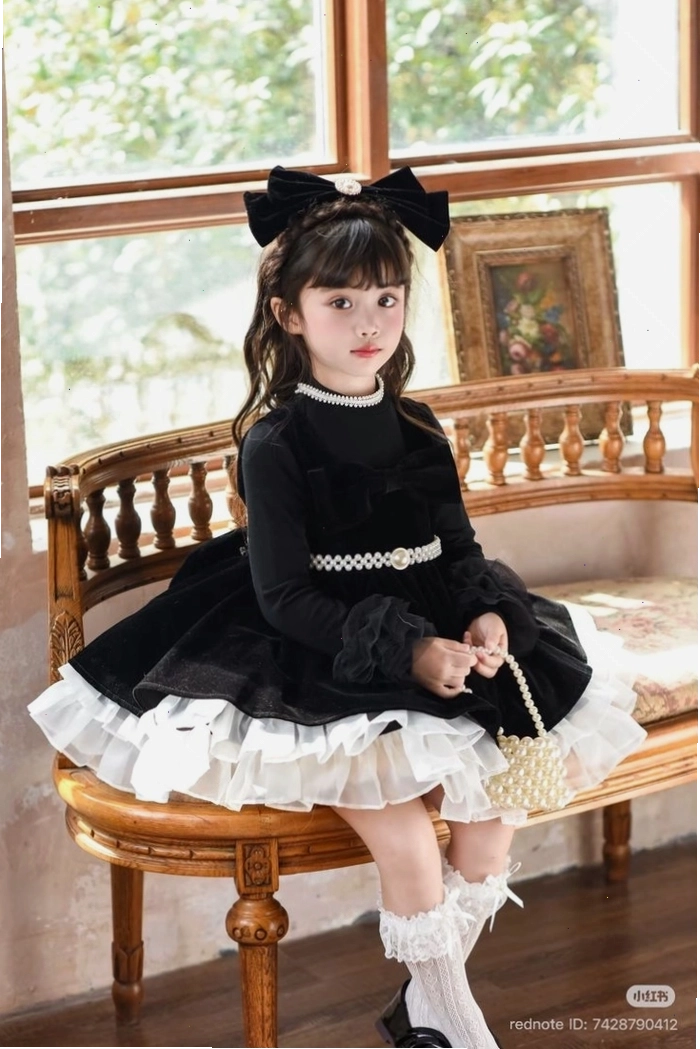 Ảnh em bé gái cute đáng yêu