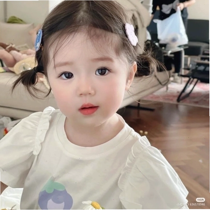 Ảnh em bé gái dễ thương