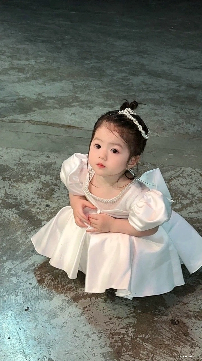 Ảnh em bé gái xinh xắn