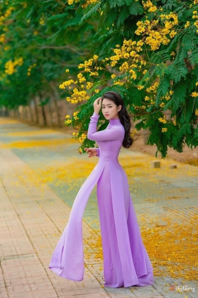 Ảnh gái xinh mặc áo dài đẹp tự nhiên