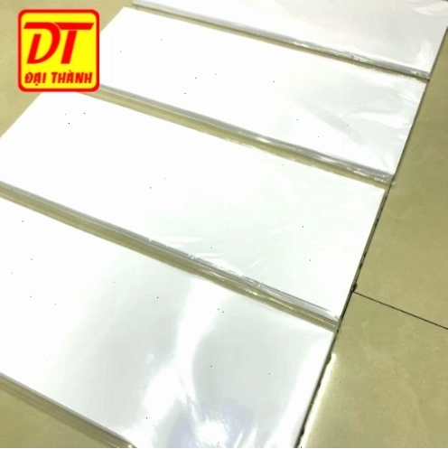 Banner hoa tươi với thông điệp ưu đãi đặc biệt