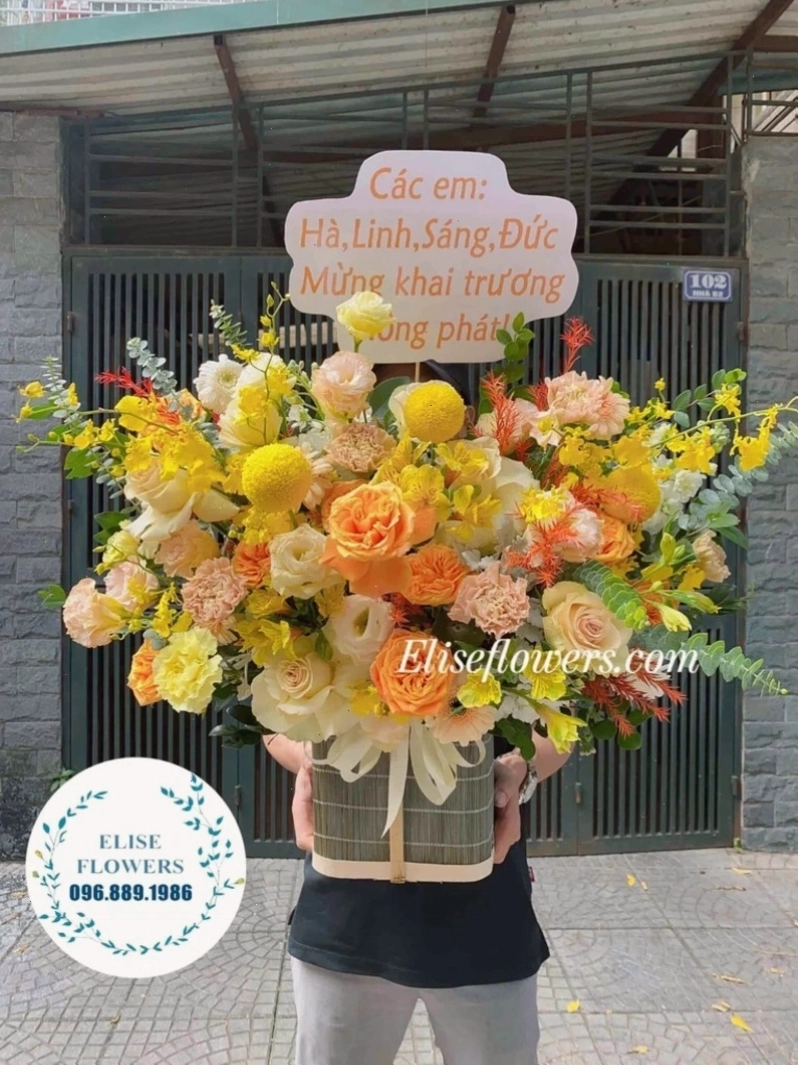 Banner hoa tươi với tone màu pastel nhẹ nhàng