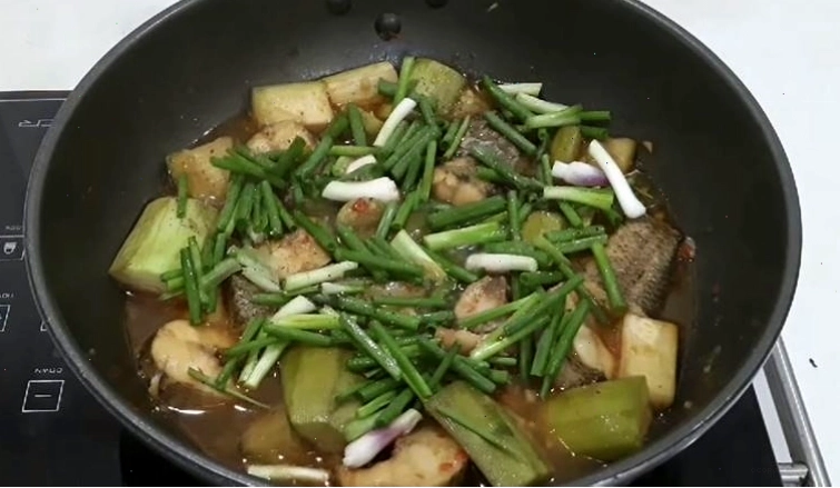Cá lóc kho bầu đậm đà