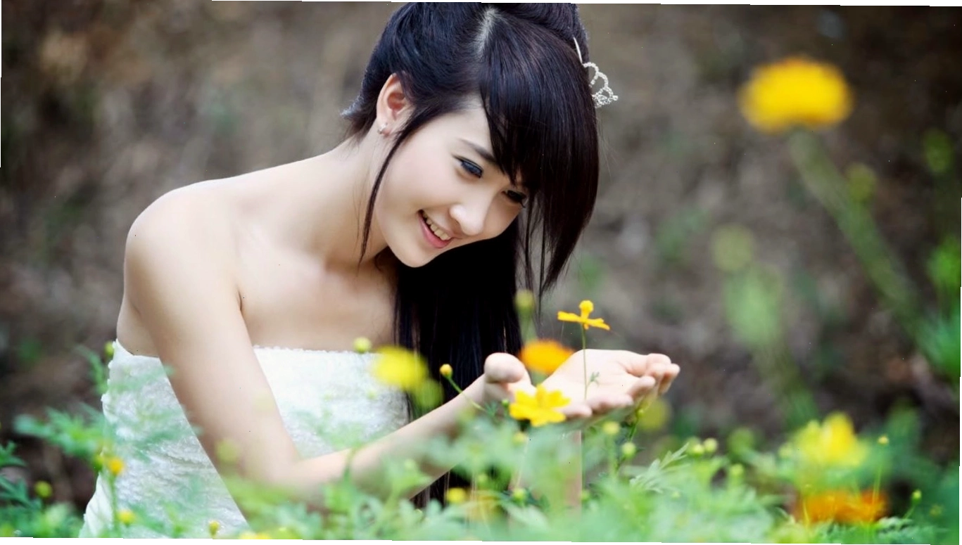 Cô gái Hàn Quốc xinh đẹp với phong cách thời trang sành điệu