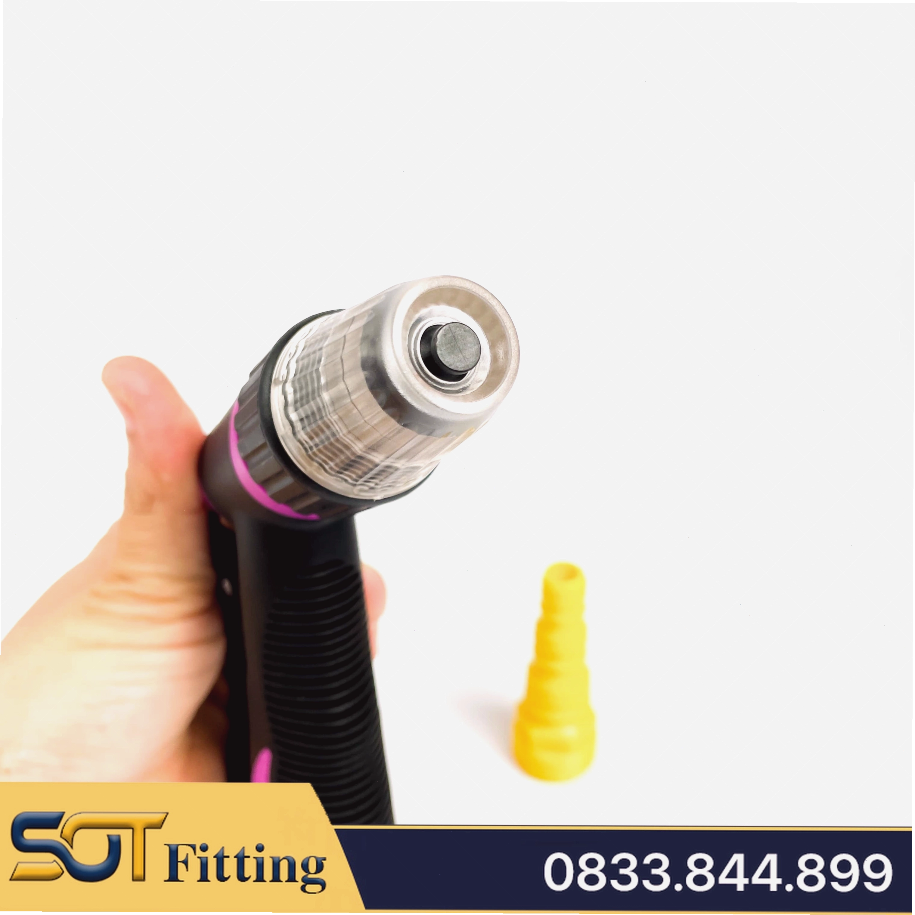 Đầu phun tưới cây dạng cầm tay, có khả năng tăng áp lực nước