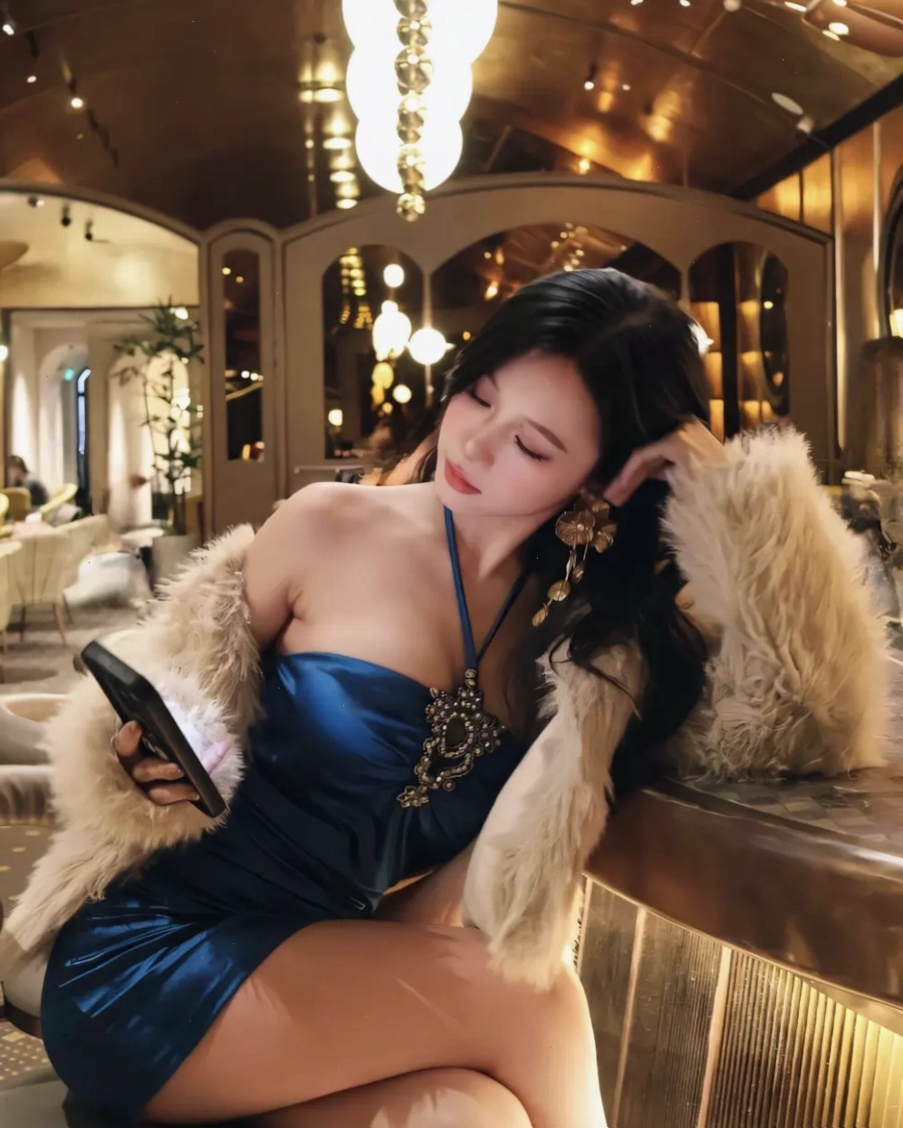 Gái xinh Việt Nam sexy với trang phục quyến rũ, khoe vòng ba nóng bỏng