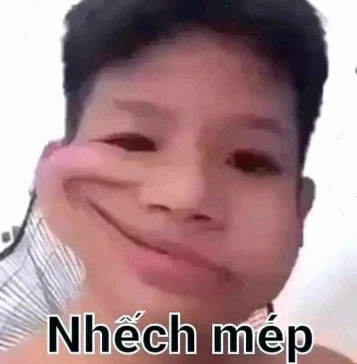 Meme nhăn mặt với biểu cảm khó ở