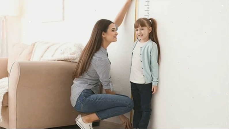 Nhiều yếu tố ảnh hưởng đến chiều cao và cân nặng của bé gái