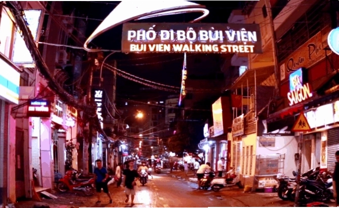 Phố Tây Bùi Viện về đêm nhộn nhịp