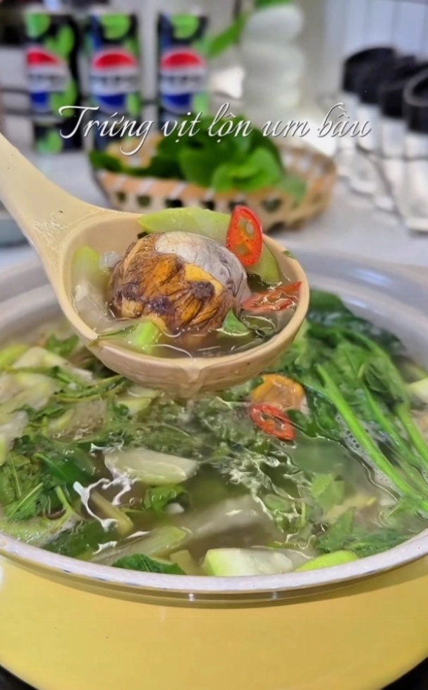 Trứng vịt lộn um bầu hấp dẫn